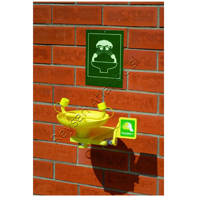 EYE WASH WALL MOUNTED 2210