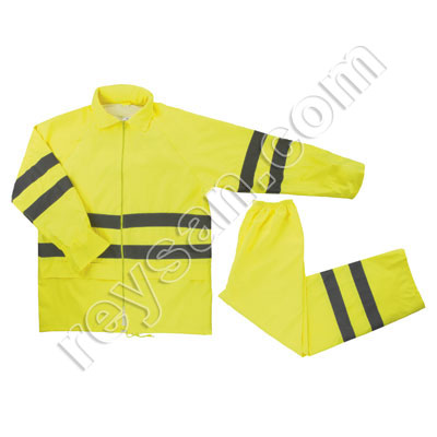 HIGH VISIBILITY WATER-TIGHT SUIT