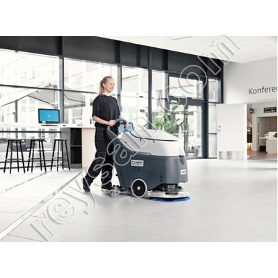 NILFISK SCRUBTEL 450 SCRUBBER