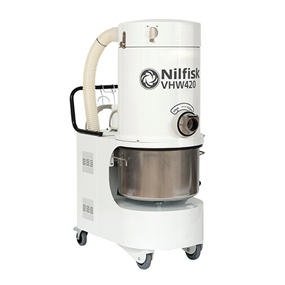 NILFISK VHW 420 VACUUM CLEANER