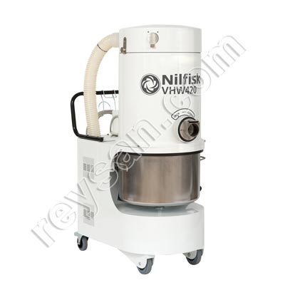 NILFISK VHW 420 VACUUM CLEANER