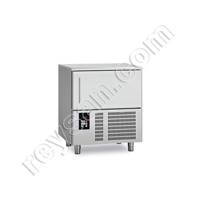 CHILLER WITH PROFESSIONAL TEMPERATURE REGENERATOR
