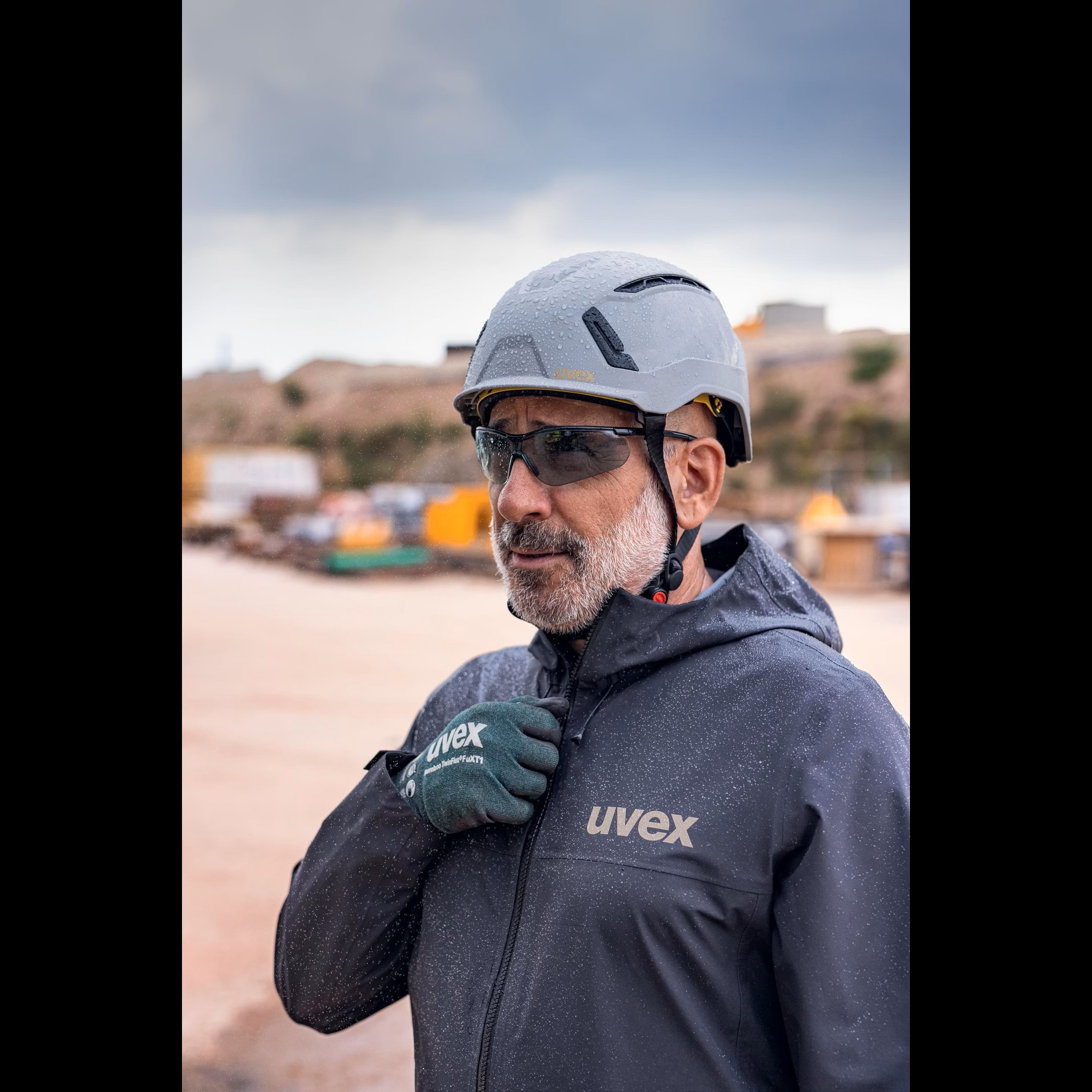 UVEX CORPORATE 26 GRAPHITE THREE-LAYER SOFTSHELL